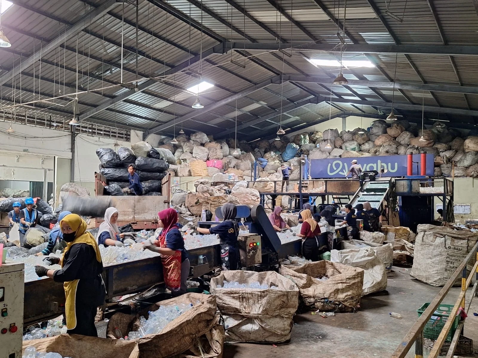 Plastic recovery work in Indonesia